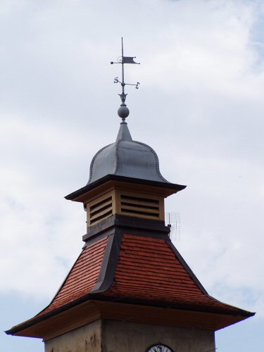 Clocher de l'ancienne maison commune des Ronchaux (39) photo R-N. Laurençot