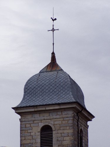 Clocher de l'église de Saint Maurice-Crillat (39) photo R-N. Laurençot