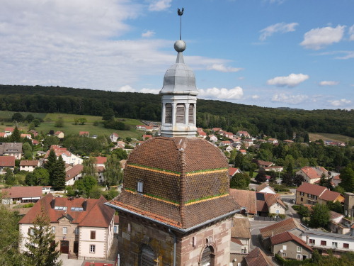 Le clocher du temple de Champey, photo E. Rey