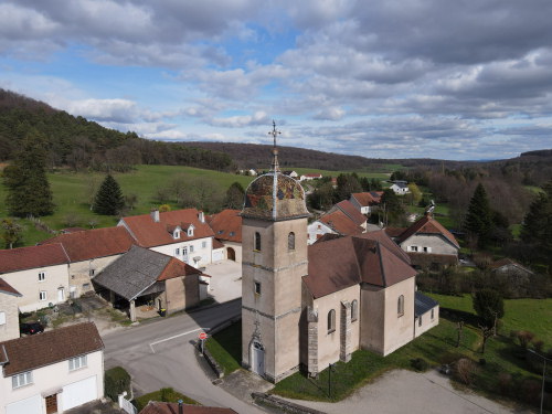 L'église de Quenoche, photo E. Rey