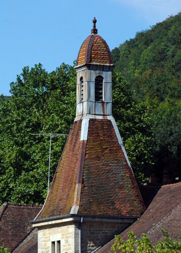 Clocheton de la Mairie de Nevy-sur-Seille (39) photo M. Morlin