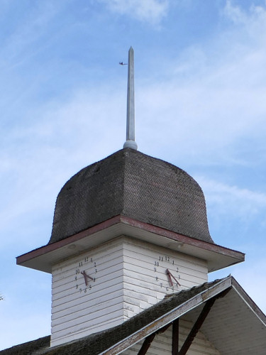 Clocher de l'école Saint Valère de Port-sur-Saône (70) photo Y. Bessero