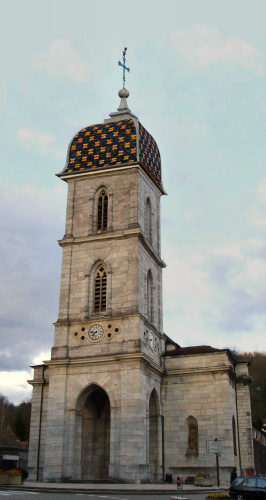 L'église de Baume-les-Dames avec son nouveau dôme