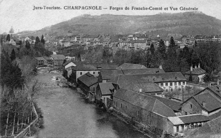 Vue de Champagnole et de ses deux clochers vers 1900, collection M. Morlin