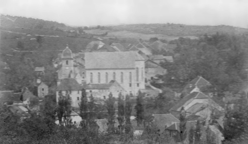 Vue de l'église de Mancenans depuis la colline de Chatel en 1895, collection O. Pernot
