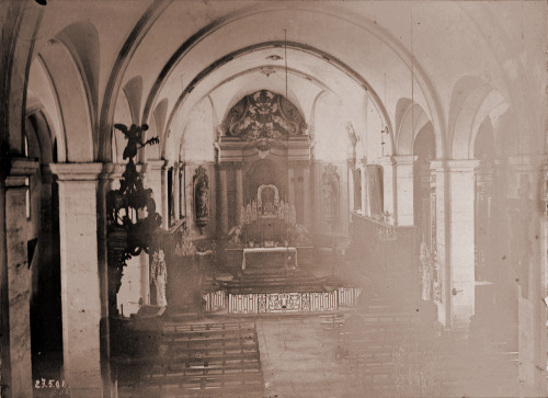 Intérieur de l'église de Pierrefontaine-les-Varans en 1901