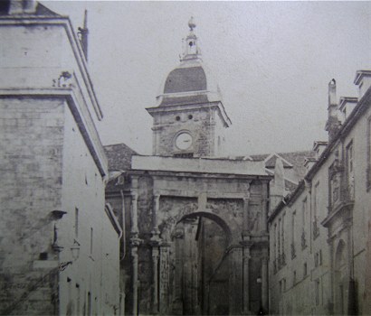 La Porte Noire et le clocher de la Cathédrale en 1872, collection O. Pernot
