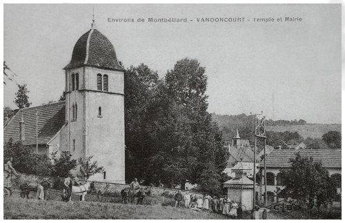 le temple de Vandoncourt vers 1900, carte postale