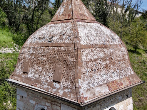 Le clocher de l'église de Belvoir, photo E. Rey