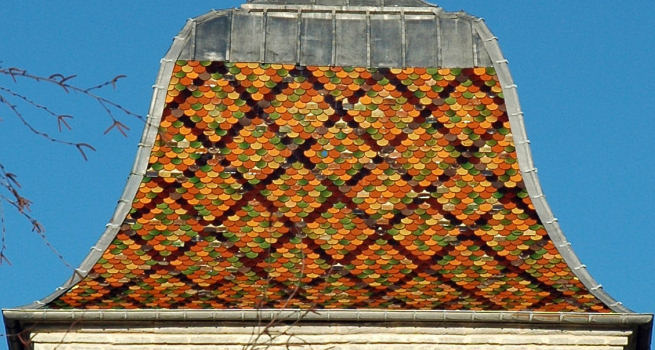Détail du motif de tuiles du clocher de l'église de Boult, photo M. Morlin