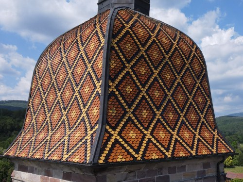 Motif de tuiles du clocher de Champagney, photo E. Rey