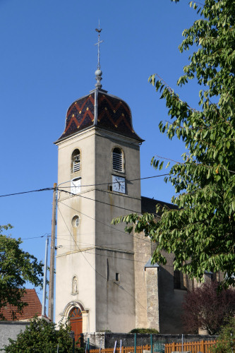 Le clocher de l'église  de Champvans, photo Y. Bessero