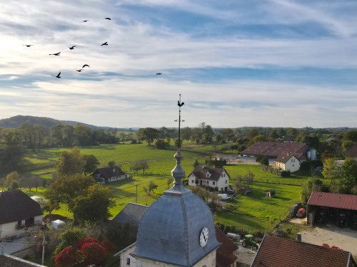 Le clocher de l'église de Chazot, photo E. Rey