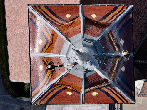 Le clocher de l'église de Clairvaux-les-Lacs, photo E. Rey