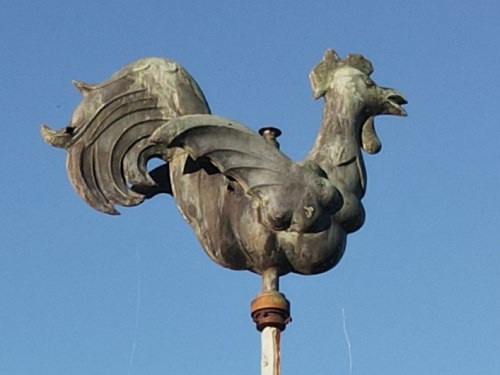 Le coq du clocher de l'église de Dambelin, photo E. Rey