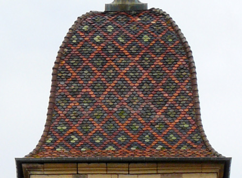 Détail du motif de tuiles du clocher de Dampierre-lès-Conflans, photo N. Legat
