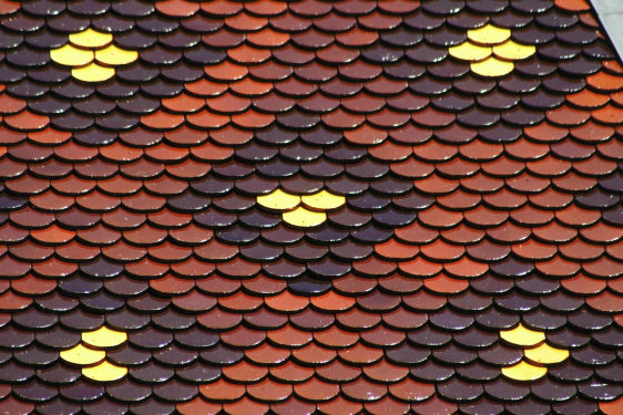 Détail du motif de tuiles du clocher de Dannemarie-sur-Crête, photo J. Masset