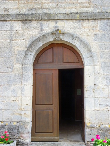 Portail de l''église de Delain, photo D. Bion