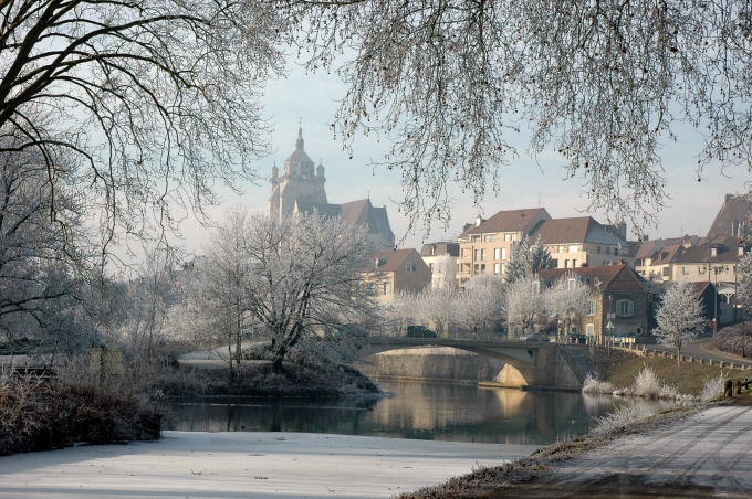 La basilique de Dole en hiver, photo M. Morlin
