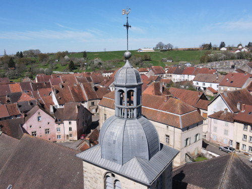 Un clocher de l'église de Faverney, photo E. Rey