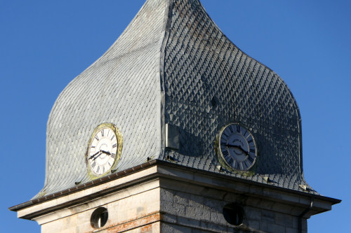 Détail de la couverture du clocher de l'église de La Chaux de Gilley, photo Y. Bessero