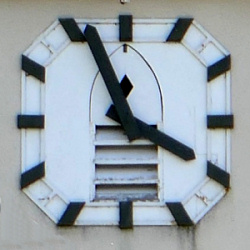 Horloge de l'église de La Frasnée, photo Y. Bessero