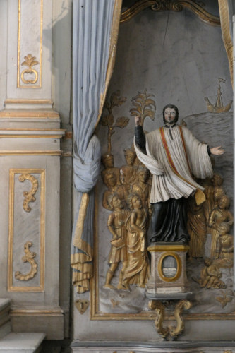 Statue de l'église de La-cluse-et-Mijoux, photo Y. Bessero