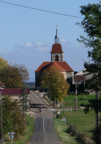 Eglise de Larret,photo Y. Bessero