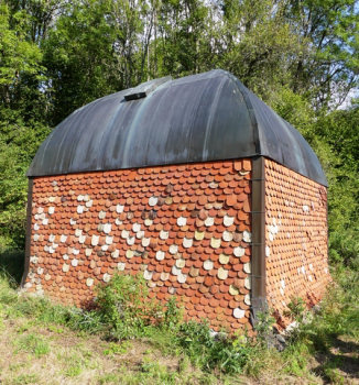 Le clocher de la Villedieu déposé à terre, photo G. Painblanc