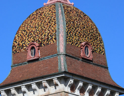 Motif de tuiles du clocher de Loray, photo C. Quillon