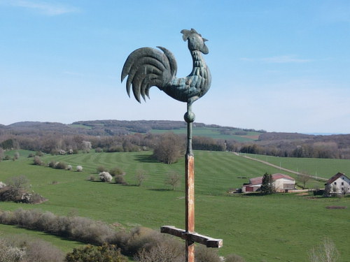 Le clocher de l'église de Marast, photo E. Rey