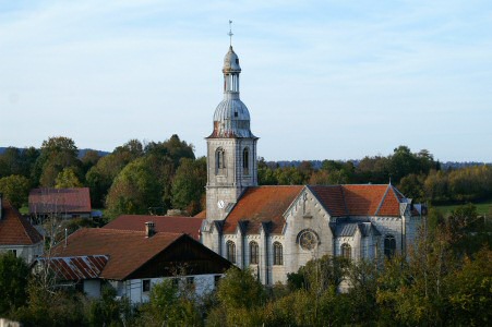 L'église de Mont-de-Laval, photo J. Masset