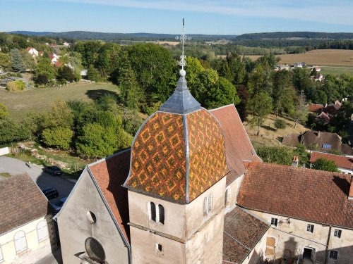 Le clocher de l'église de Montbozon, photo E. Rey
