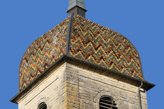 Détail du motif de tuiles de l'église de Montigny-lès-Cherlieu, photo Y. Bessero