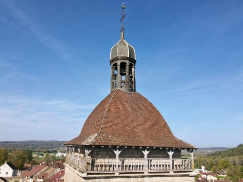 Le clocherl'église d'Orgelet, photo E. Rey