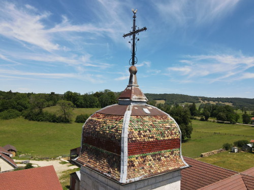 Le clocher de l'église d'Orsans, photo E. Rey
