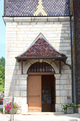 Le portail de l'église d'Oye-et-Pallet, photo O. Pernot