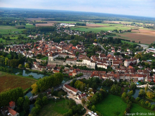 Pesmes vue du ciel, photo O. Merle