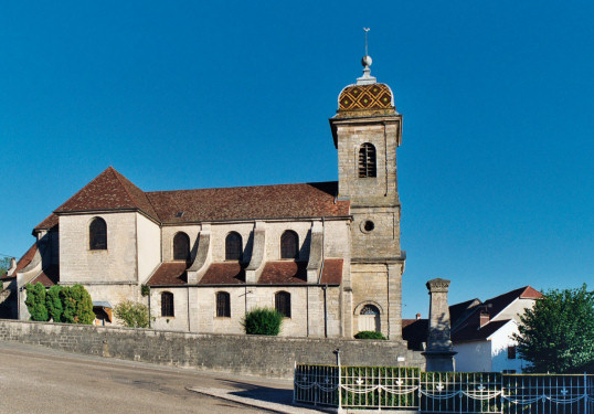 L'église de Pin, photo J. Menneret