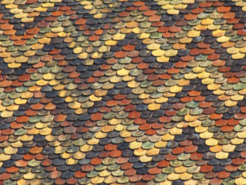 Motif de tuiles du clocher de l'église de Port-sur-Saône, photo J. Masset