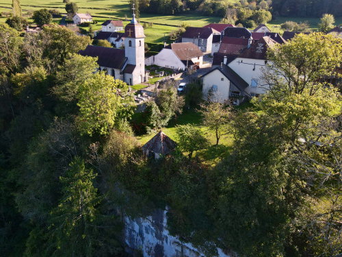 Le clocher de l'église de Roche-lès-Clerval, photo E. Rey