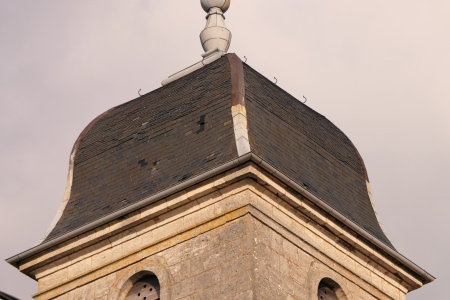 Clocher de l'église de Saint-Hilaire, photo Y. Bessero