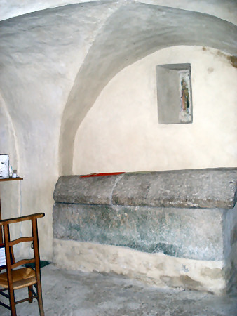 Crypte de l'église de Saint-Lothain, photo O. Pernot