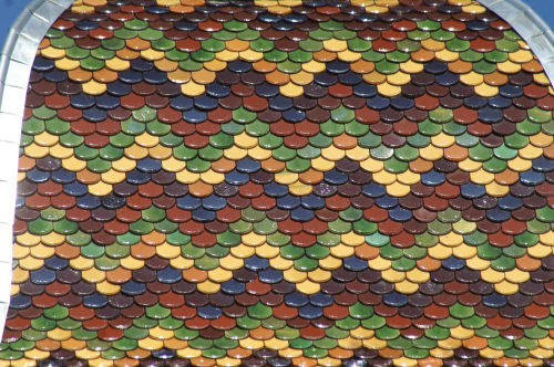 Motif de tuiles du clocher du temple de Trémoins, photo J. Masset