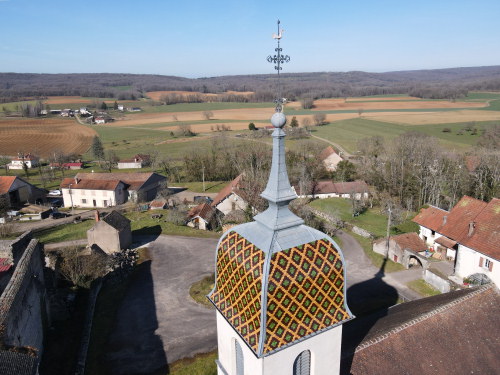 Le clocher de l'église de Vallerois-le-Bois, photo E. Rey