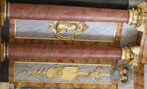 Partie gauche du rétable de l'église de Vieilley, photo C. Quillon