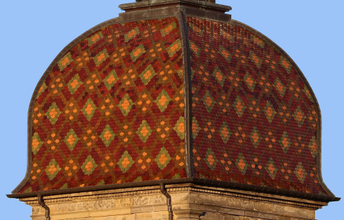 Détail du motif de tuiles de l'église de Vitrey-sur-Mance, photo C. Quillon