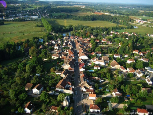 Voray-sur-l'Ognon vue du ciel, photo O. Merle