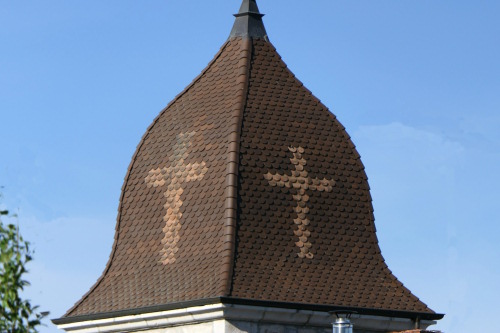 Croix du clocher de l'église de Vosbles, photo Y. Bessero