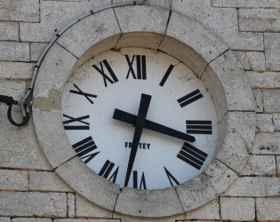 Horloge de l'église de Vrégille, photo D. Bion